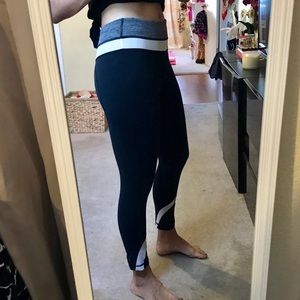 Lululemon crop black and white leggings